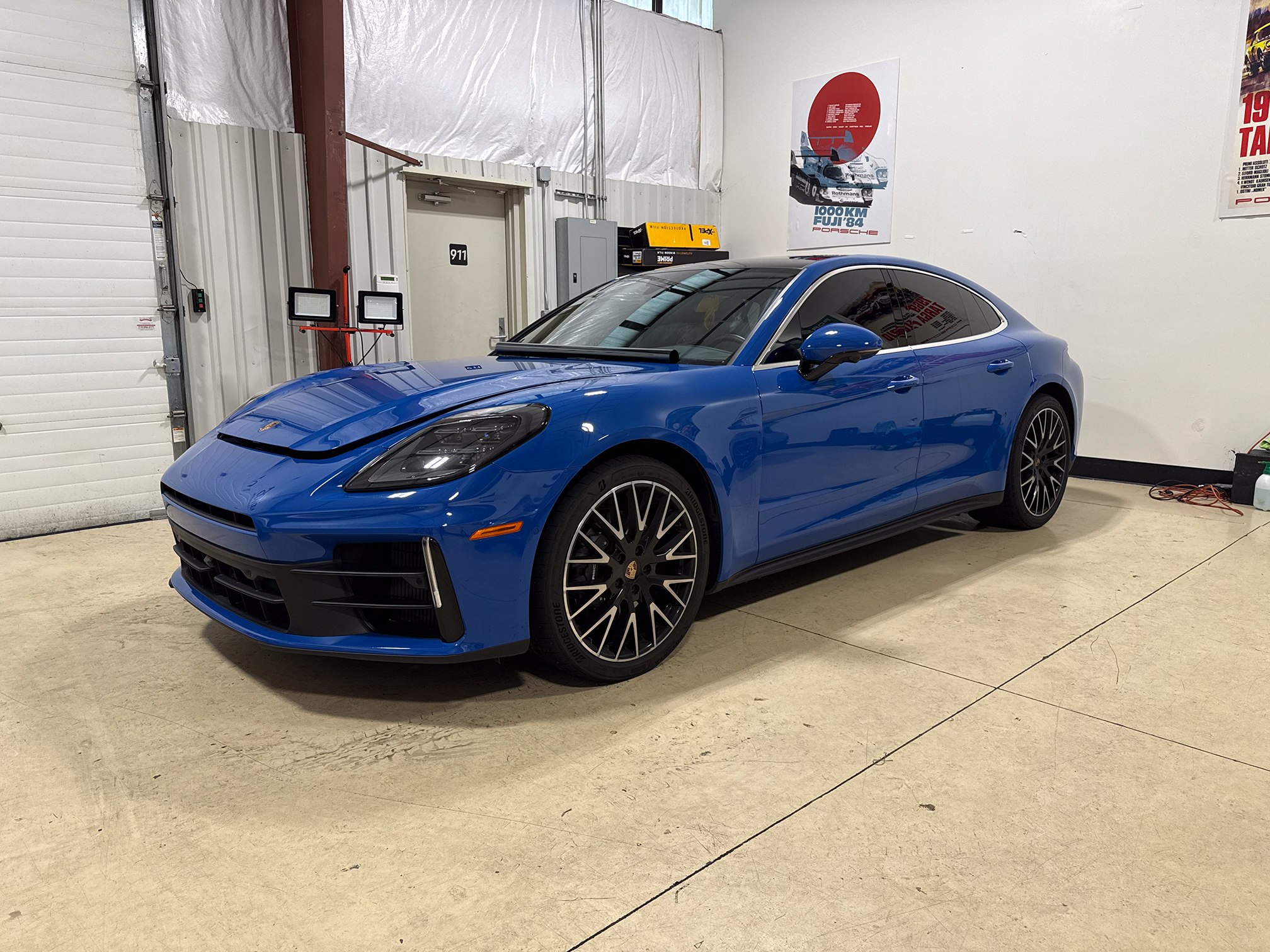 Blue Chevrolet Corvette coupe in the Auto Vos studio Blue Chevrolet Corvette coupe in the Auto Vos studio